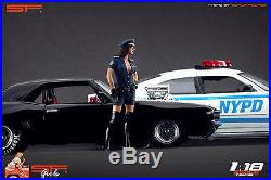 1/18 Police girl figurine VERY RARE! For118 CMC Autoart Ferrari BBR Mercedes