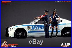 118 Police girl figurine VERY RARE! NO CARS! For diecast collectors