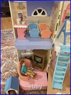 1997 Vintage Fisher Price Loving Family Grande Dollhouse 4618 People & Furniture