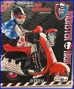 NEW Monster High Ghoulia Yelps & Scooter exclusive toys r us set unopened