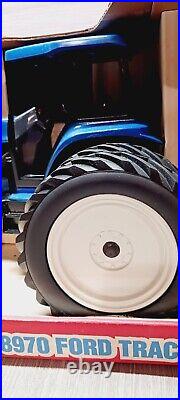 New Holland Ford 8970 1994 1st Edition Tractor 116 w DUAL Tires Spec-Cast