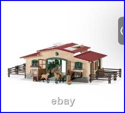 Schleich 42195 Stable with Horses and Accessories Toy Playset