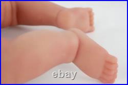 Silicone Reborn Doll Girl Eyes Opend, Mouth Take Pacifier Toy for Children
