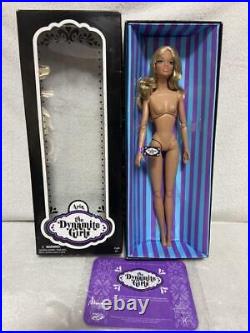 The Dynamite Girls Aria Doll 2nd Wave Integrity Toys 2008 with Box / COA / Stand